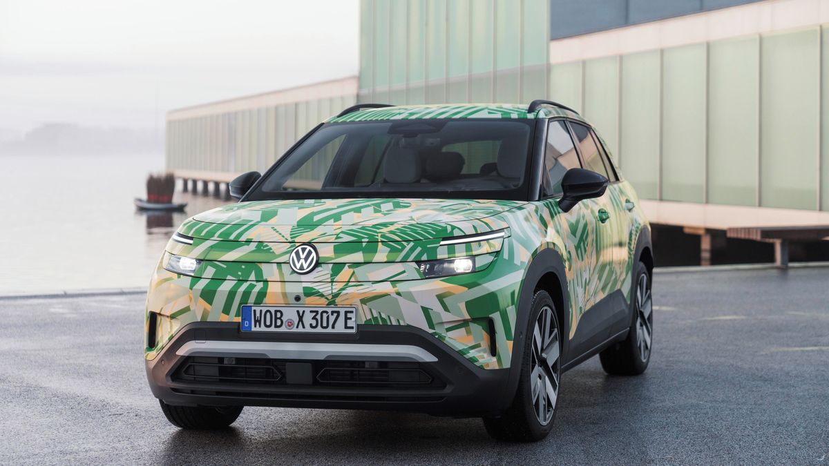 Za volantem maskovaného Volkswagenu ID. Cross: Dospělejší, než jsme čekali
